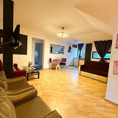 קריובה Millenium Apartment Central מראה חיצוני תמונה